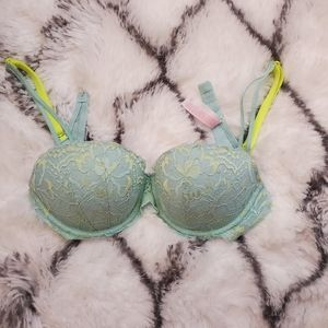 VS Pink Bra Size 34B